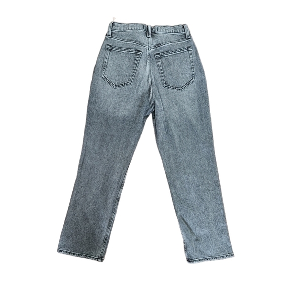 Abercrombie & Fitch Ultra High Rise Ankle Straight Jean - Picture 5 of 10